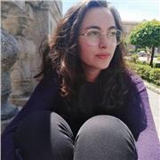 Laureata in Lingue e Letterature offre lezioni di inglese per studenti di ogni ordine e grado